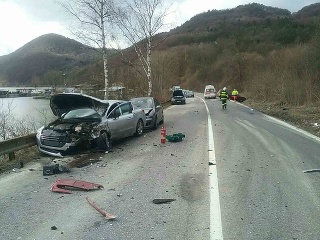 Dopravná nehoda 4 osobných