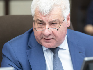 Minister dopravy Árpád Érsek.
