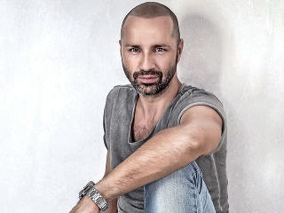 Robo Opatovský zahrá na