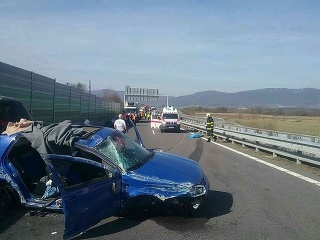 Pri nehode na ceste