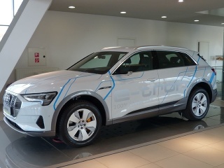 Audi e-tron je 100%