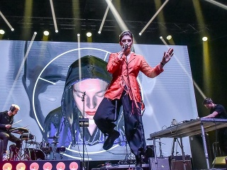 Antigona je posunom v