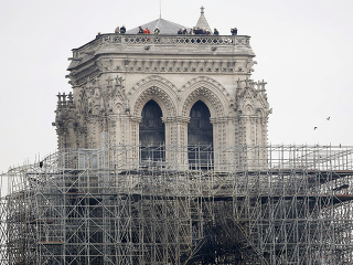 Z parížskej Notre-Dame začnú
