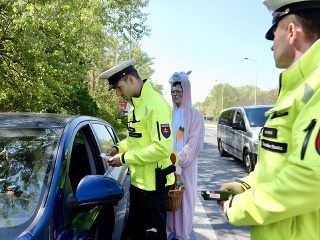 Za množstvo policajných hliadok