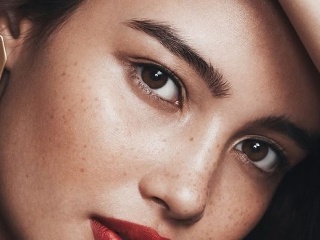 Kelsey ťa zvedie jedným