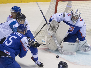 Na snímke vľavo uprostred