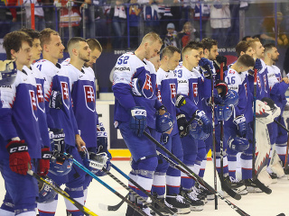 Sklamaní hokejisti po prehre