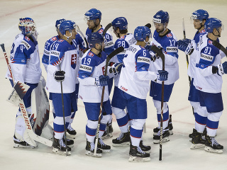 Na snímke slovenskí hokejisti