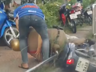 Policajt spadol z motorky