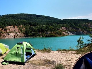 Za skutočne azúrovou vodou