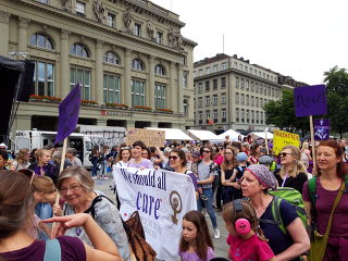 Ženy vo Švajčiarku protestujú