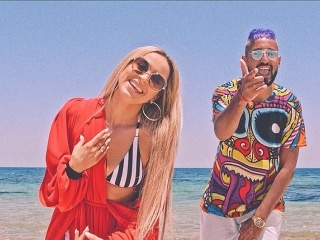 Dominika Mirgová a Šorty