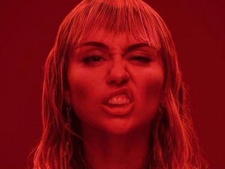 Miley Cyrus prichádza: Zbožňovali