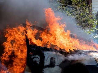 Horelo luxusné auto: Požiar