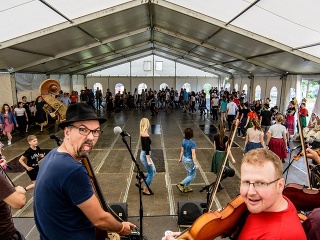 Zobudili sa v amfiteátri