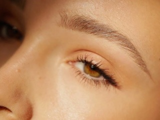 Chceš mať obočie ako