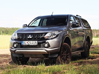 TEST Mitsubishi L200 Black