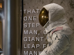 Miniem miliardy na vesmír,