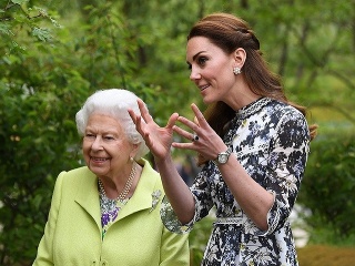 Kate Middletona aj samotná