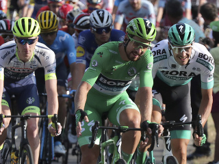 Na snímke uprostred slovenský