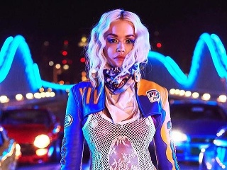 Rita Ora pokračuje v