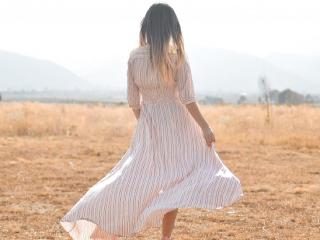 Strapce, neón, maxišaty: Týmito