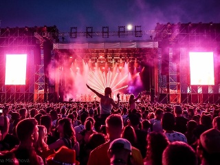 Grapu kraľovala elektronika a