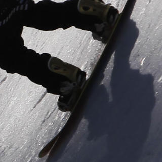 Záchranári pomáhali snowboardistovi so