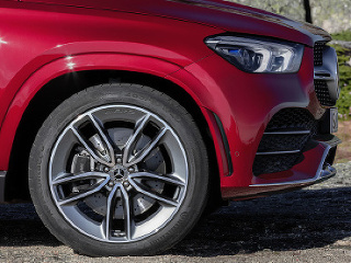 FOTO: Mercedes predstavil nové