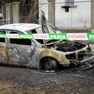 Riaditeľovi BSK zhorelo auto,