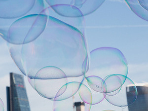 Bublina s pákovým efektom: