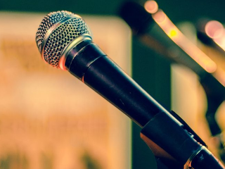 Bezzubé dievčatko, ktoré spievalo