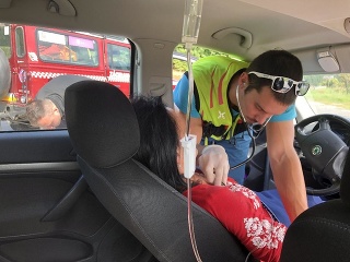Záchranári pomáhali 50-ročnej žene:
