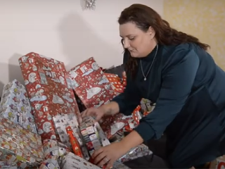 Mamička posadnutá Vianocami: VIDEO
