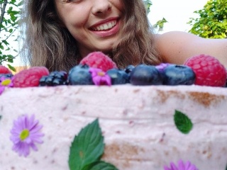 Pekárku Klaudiu sledujú na