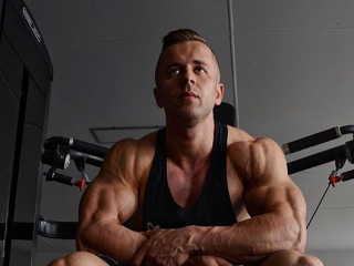 Bodybuilder Dominik začal súťažiť