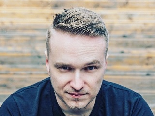 Slovák Mark Voss vydáva