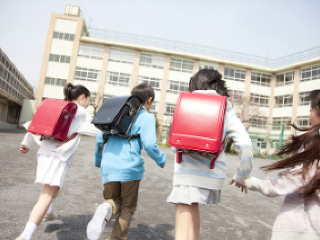 Prečo v Japonsku žiakov