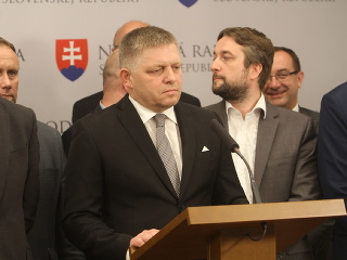 NAŽIVO Fico Kalavskú vyzýva, NAŽIVO Fico Kalavskú vyzýva,