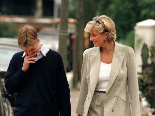 Nohavicový kostým je nesmrteľný