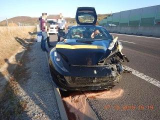 Ferrari na R1