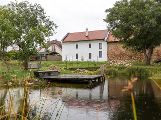 Zrekonštruovaná sýpka v Podhoranoch