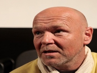 Herec Vašut počas nakrúcania