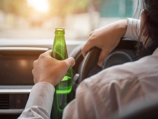 Alkohol na cestách