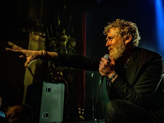 Glen Hansard na novinke