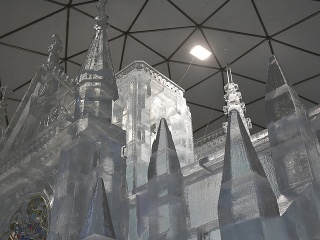 Stavba ľadového dómu na