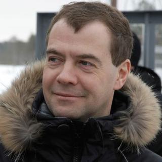 Medvedev vyznamená vojnových veteránov