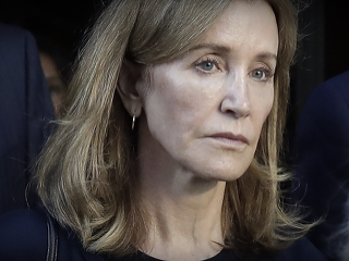 Zúfalka Felicity Huffman: Za