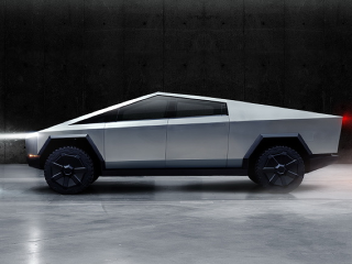 Tesla získala za tri