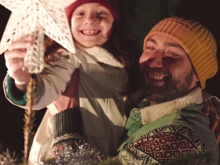 Bystrík zverejnil pieseň Vianočný